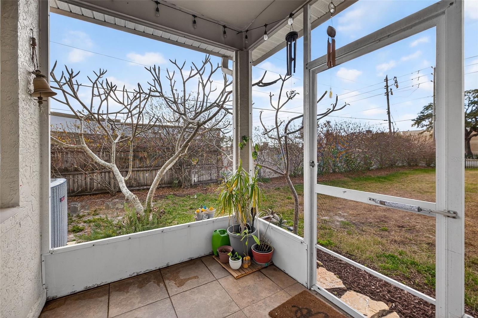 WILLOW LAKE - Residential