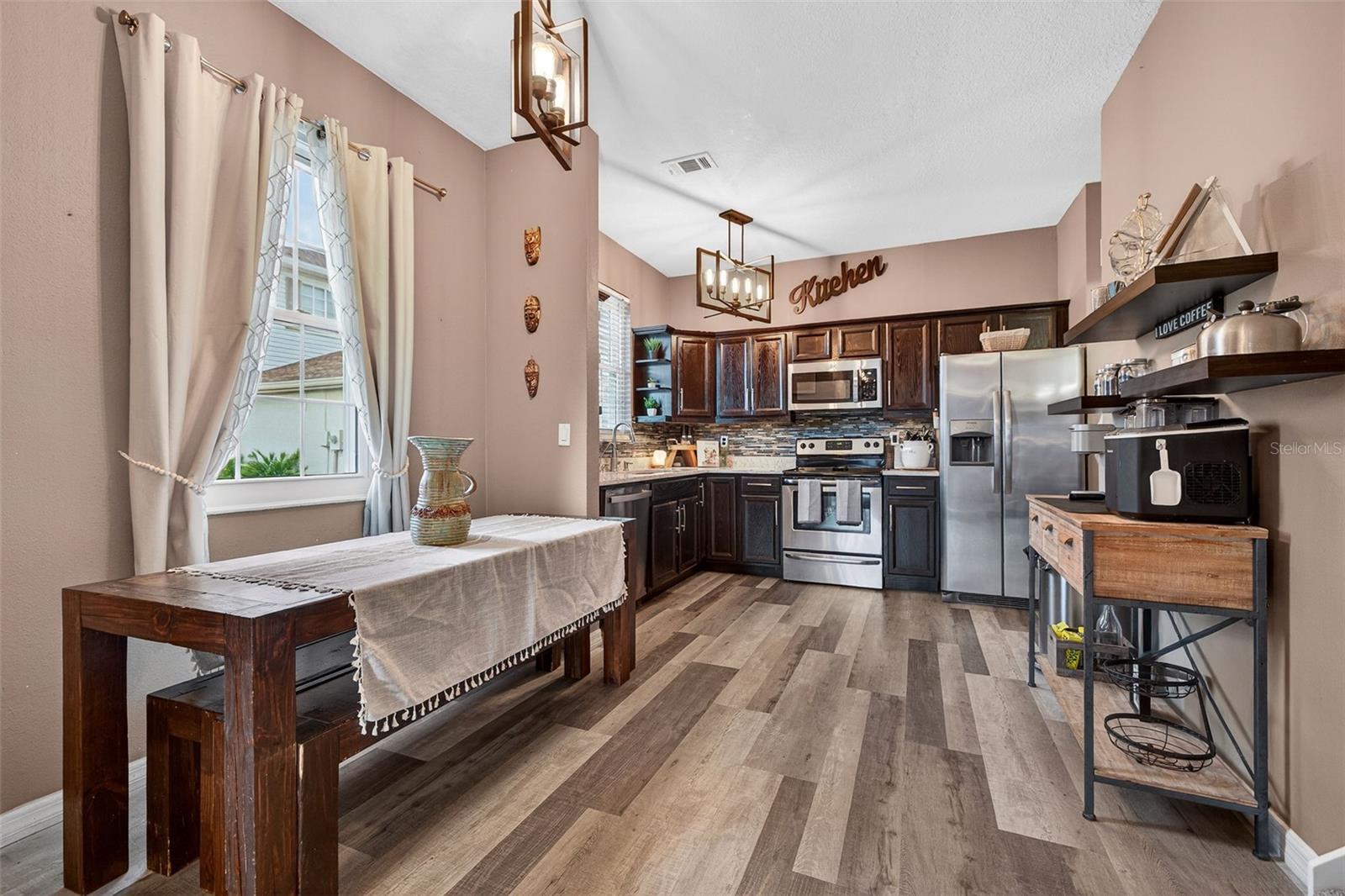 WILLOW LAKE - Residential