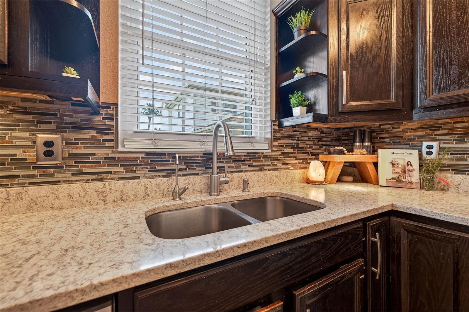 WILLOW LAKE - Residential