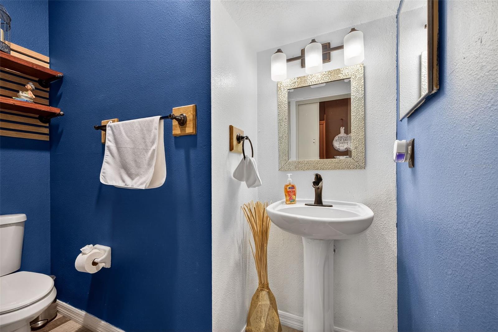 WILLOW LAKE - Residential