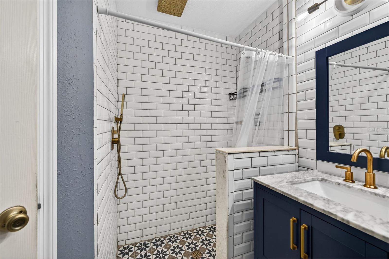 WILLOW LAKE - Residential