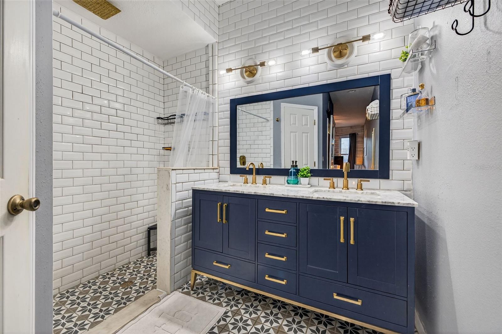 WILLOW LAKE - Residential