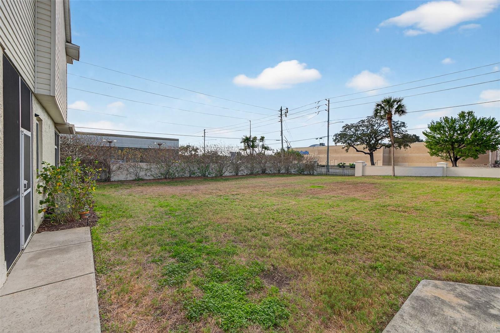 WILLOW LAKE - Residential