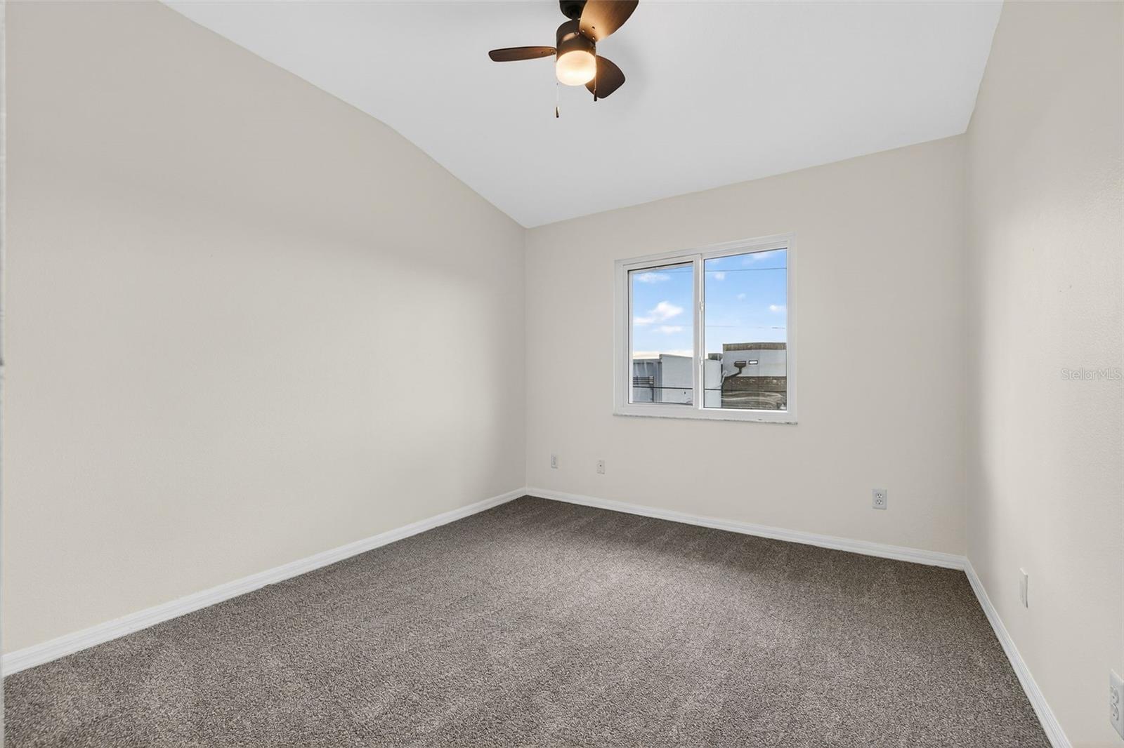 WILLOW LAKE - Residential