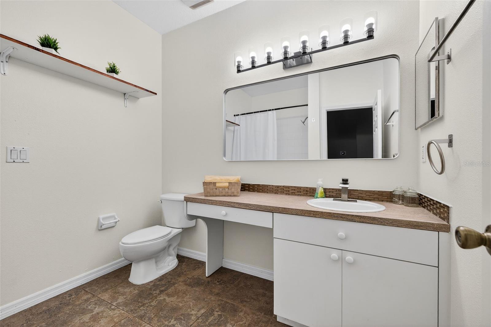 WILLOW LAKE - Residential