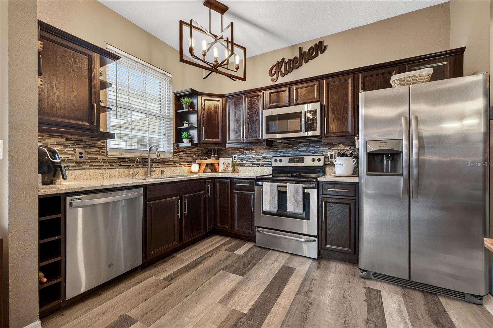 WILLOW LAKE - Residential