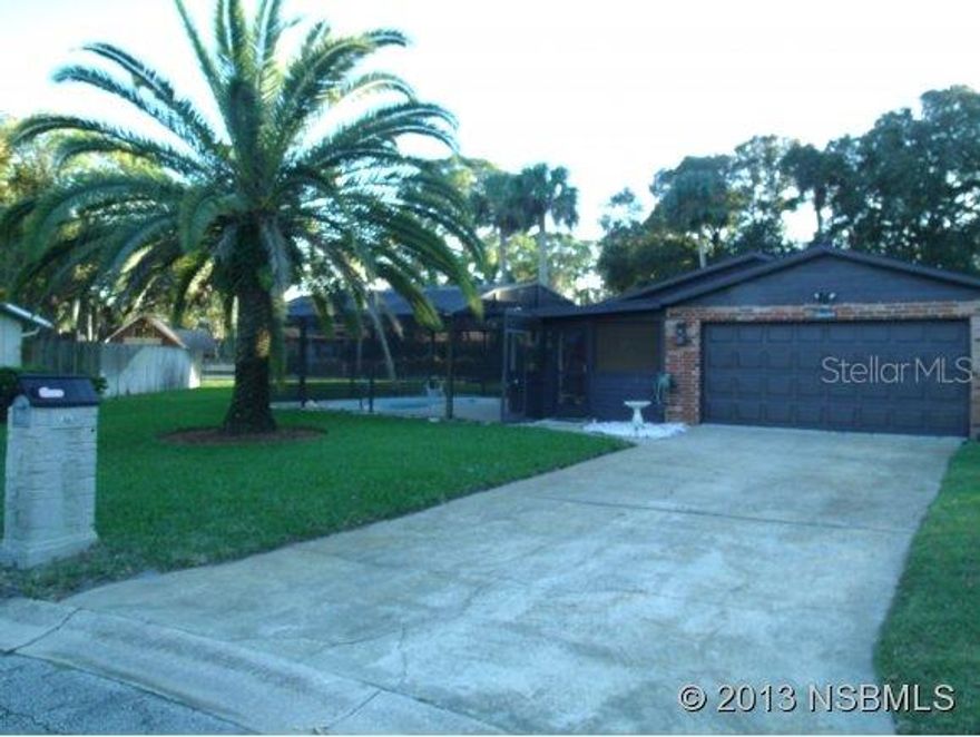 Great location with screened in pool. Property sits at the end of a cul-de-sac and is walking distance to golf coarse..ALL INFORMATION RECORDED IN THE MLS INTENDED TO BE ACCURATE BUT CANNOT BE GUARANTEED ;Water: City