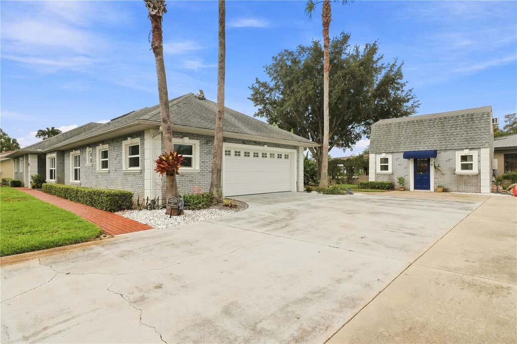 Photo of 1520 SE Pinwheel Drive, Crystal River, FL 34429 (MLS # TB8536895)