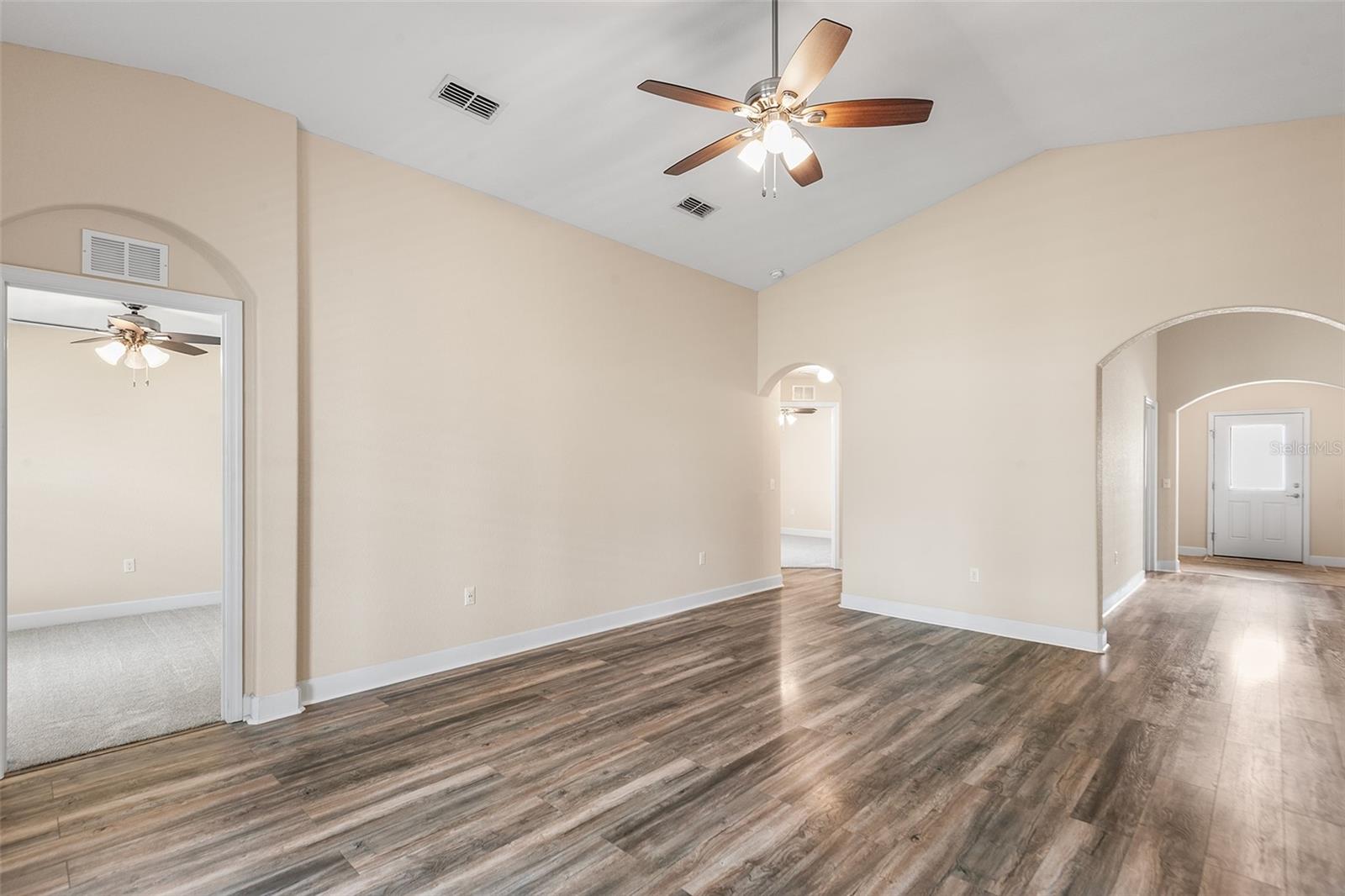 LAKERIDGE ESTATES - Residential