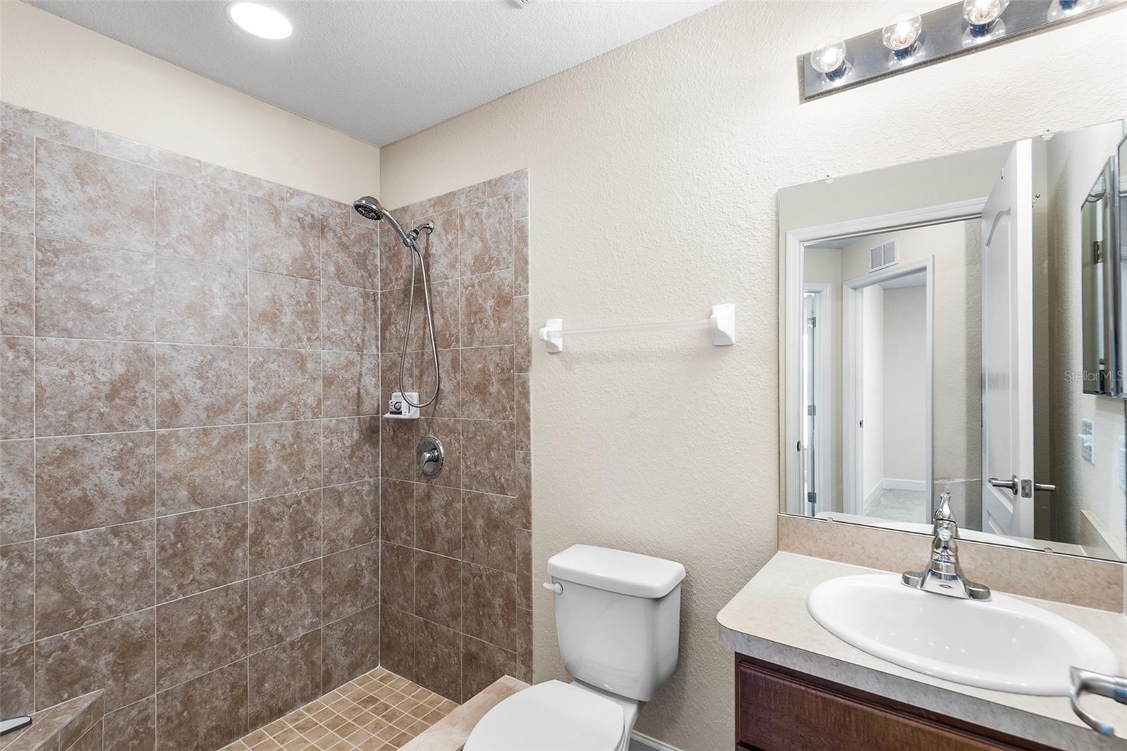 LAKERIDGE ESTATES - Residential