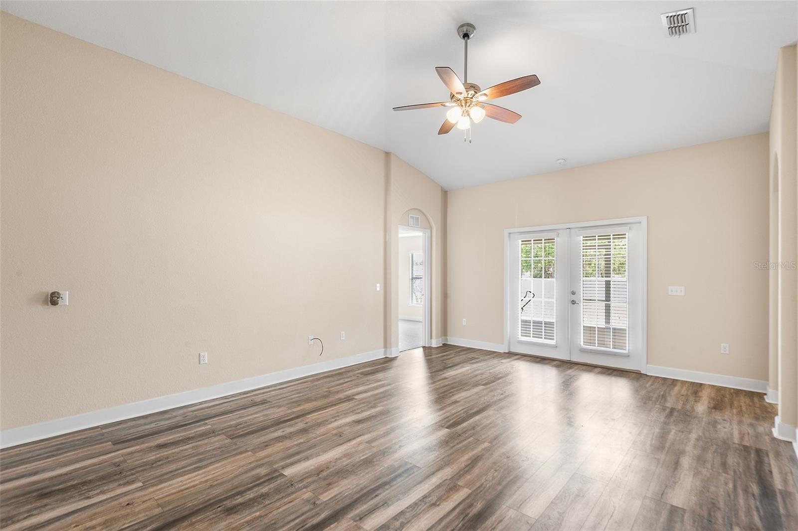 LAKERIDGE ESTATES - Residential