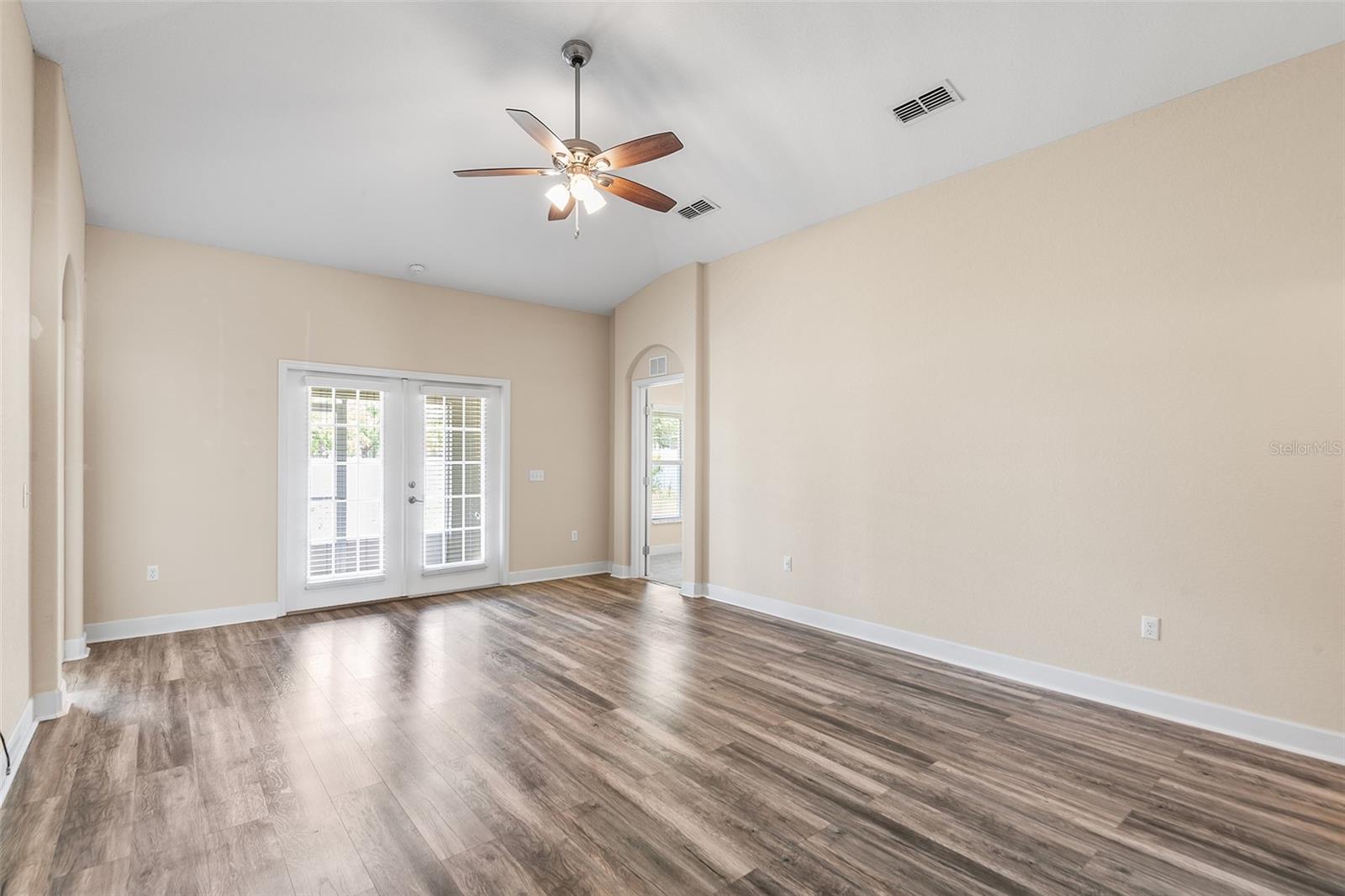 LAKERIDGE ESTATES - Residential