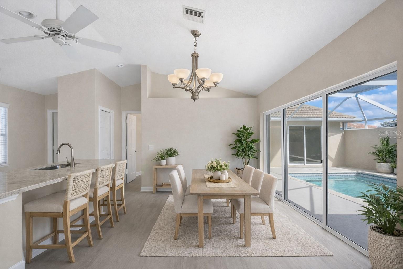 VALENCIA LAKES - Residential