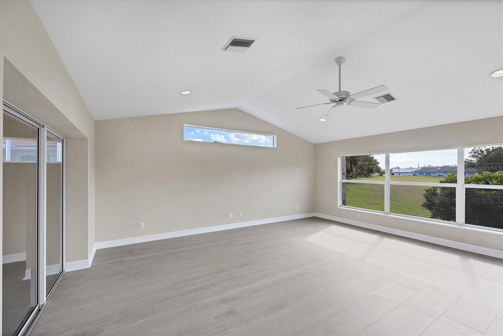 VALENCIA LAKES - Residential