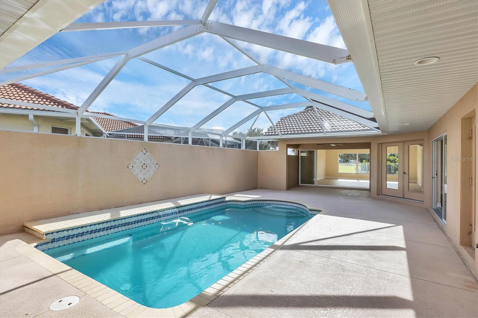 VALENCIA LAKES - Residential