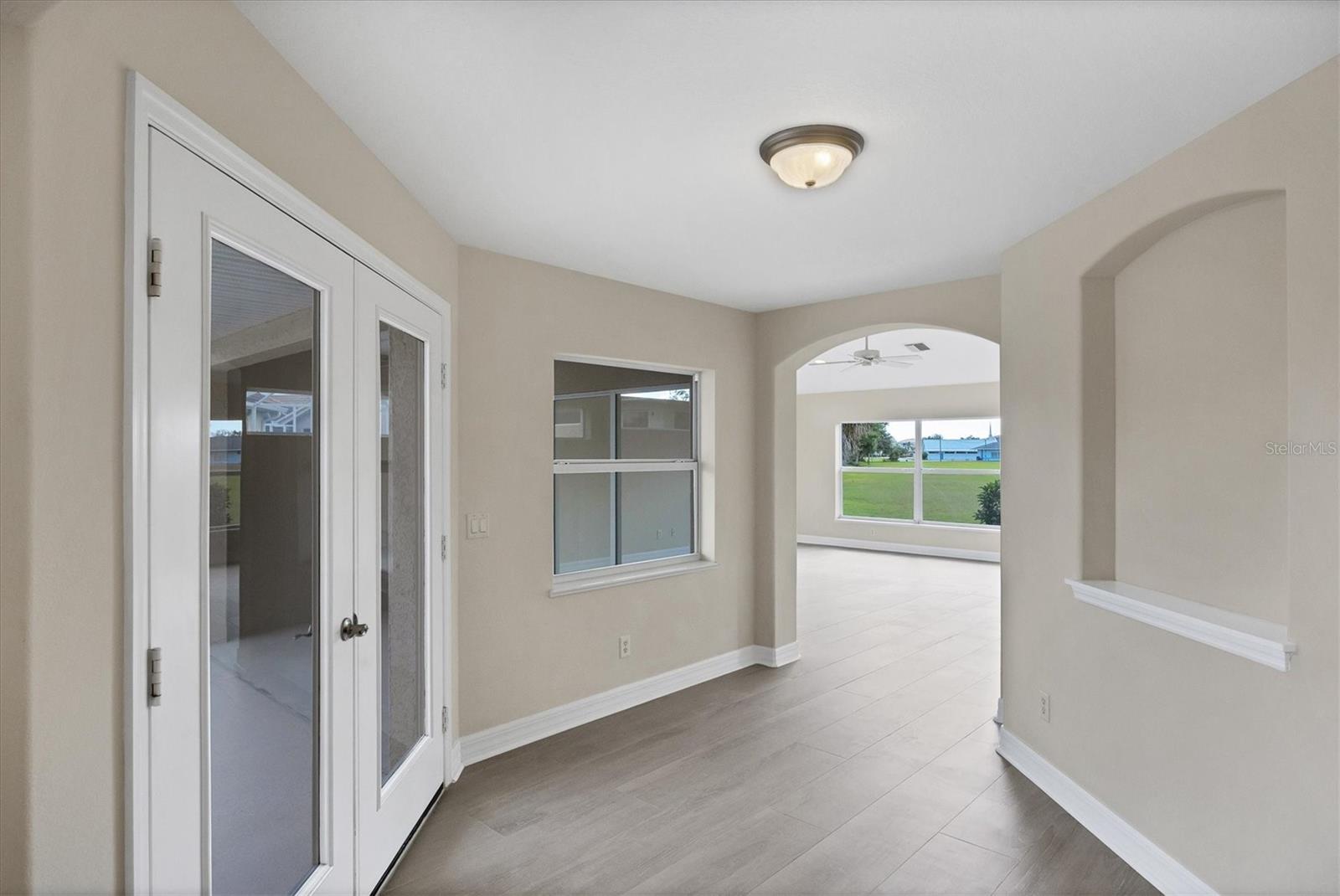 VALENCIA LAKES - Residential