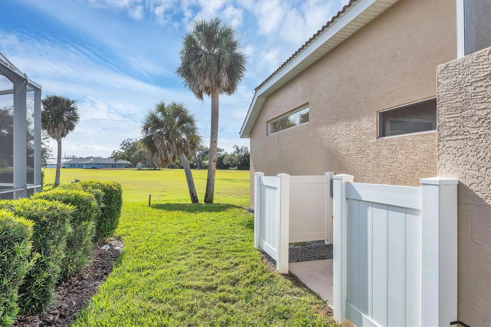 VALENCIA LAKES - Residential