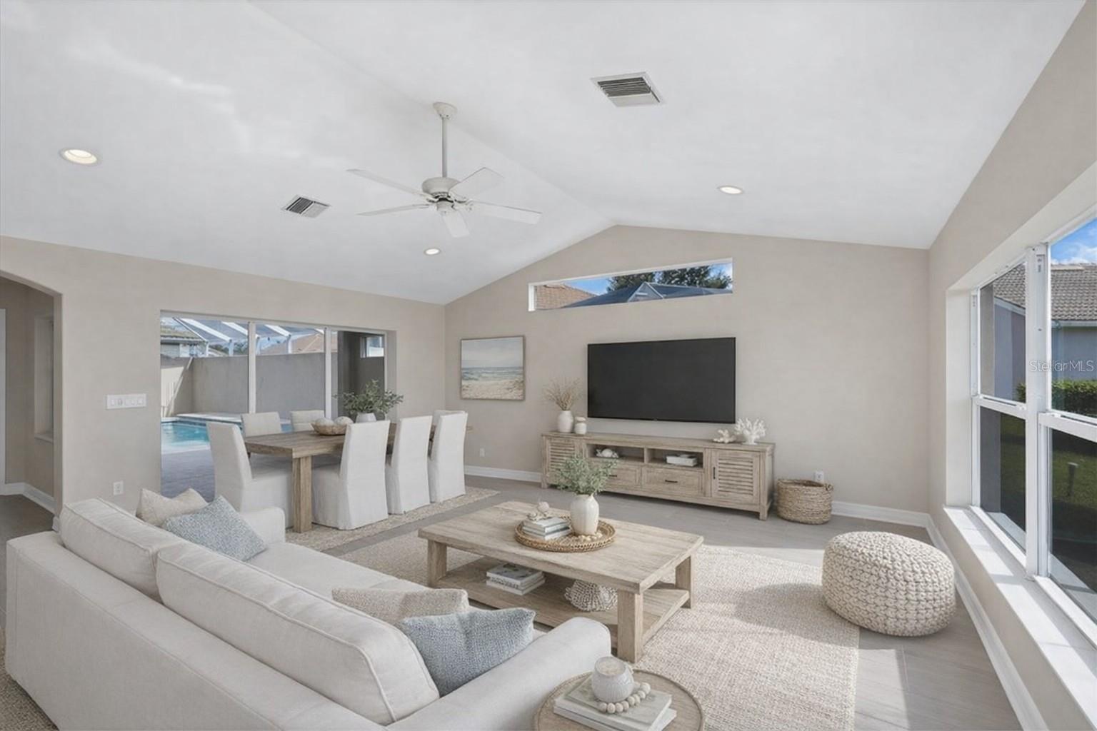 VALENCIA LAKES - Residential