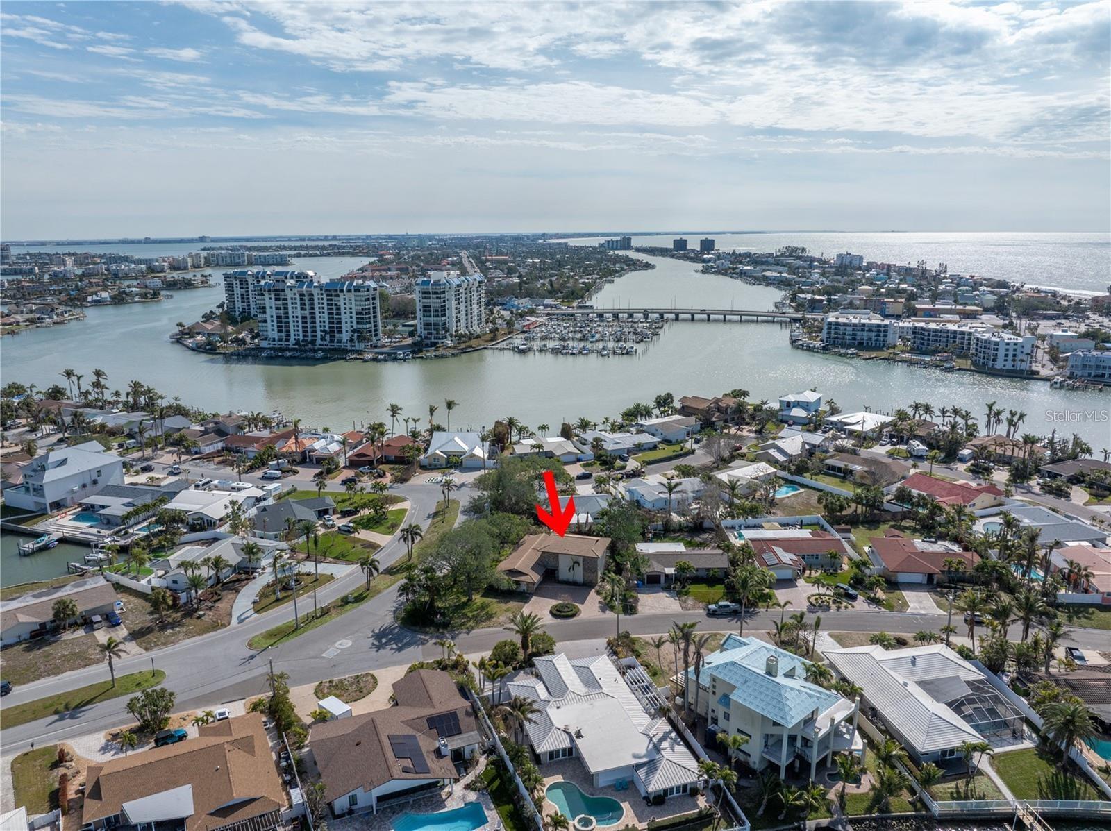 Remarkable home located in Beautiful Paradise Island on a corner lot includes 3 bedrooms and 3-full baths. First floor has -Two bedrooms 2- full bathrooms and bonus loft/One bedroom, 1-full bathroom upstairs great for a private office or guest space. An additional Florida room that leads out to a large backyard, plus two car side entrance garage. Great location in Treasure Island just minutes from beautiful sand beaches, Gulf Blvd and not far from downtown St Petersburg, Tampa International Airport and all that makes the Bay Area one of the most popular locations in Florida!
Property maybe furnished for an additional monthly cost and lease terms are flexible.