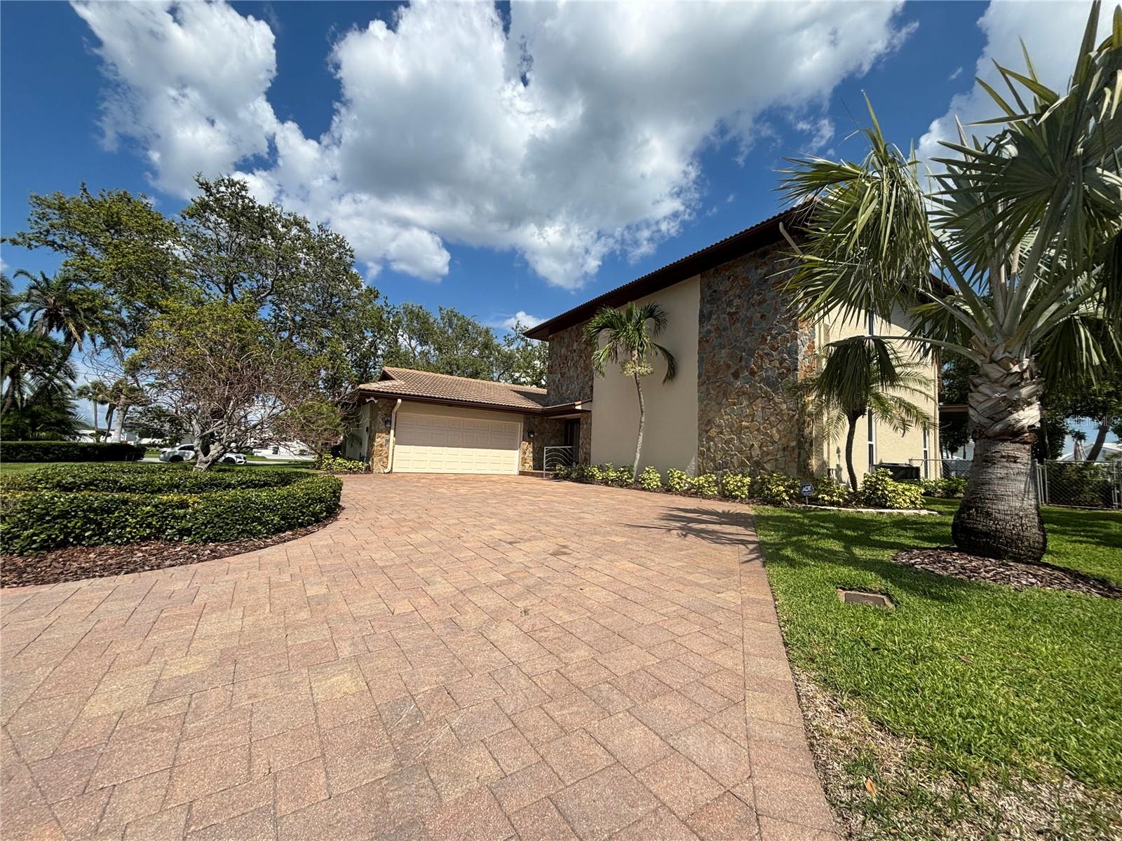 Remarkable home located in beautiful Paradise Island on a corner lot includes 3 bedrooms and 3-full baths. First floor has -Two bedrooms 2- full bathrooms and bonus loft upstairs great for a private office or guest space. An additional Florida room that leads out to a large backyard, plus two car side entrance garage. Great location in Treasure Island just minutes from beautiful sand beaches, Gulf Blvd and not far from downtown St Petersburg, Tampa International Airport and all that makes the Bay Area one of the most popular locations in Florida!
Property maybe furnished and lease terms are flexible.