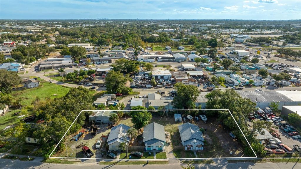 Photo of 1201 27th Avenue W, Bradenton, FL 34205 (MLS # A4671577)