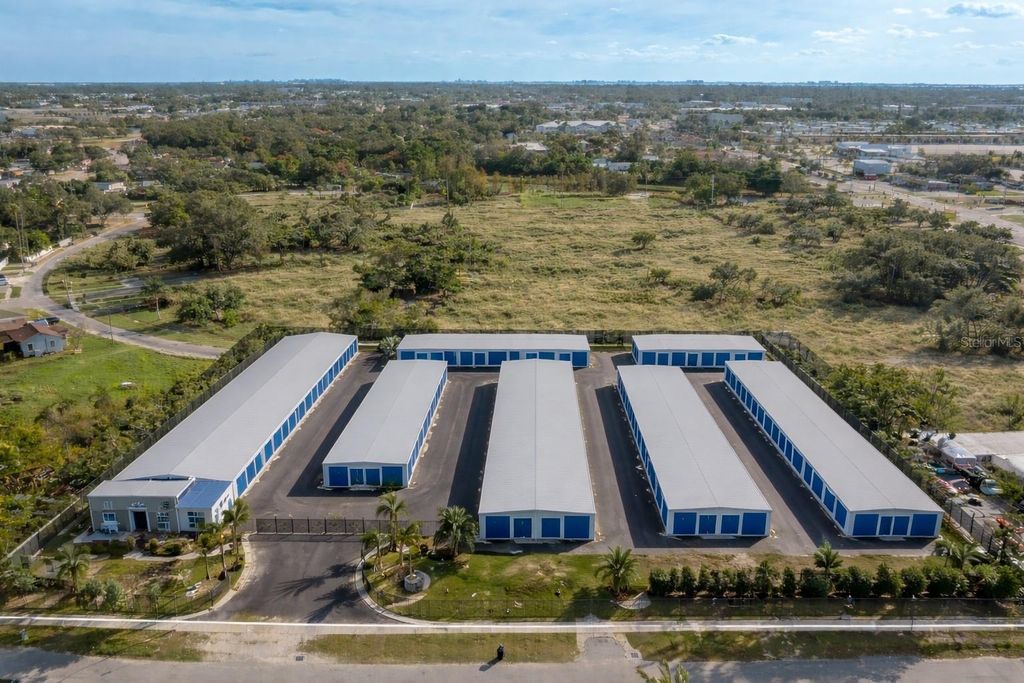 Photo of 1201 27th Avenue W, Bradenton, FL 34205 (MLS # A4671577)