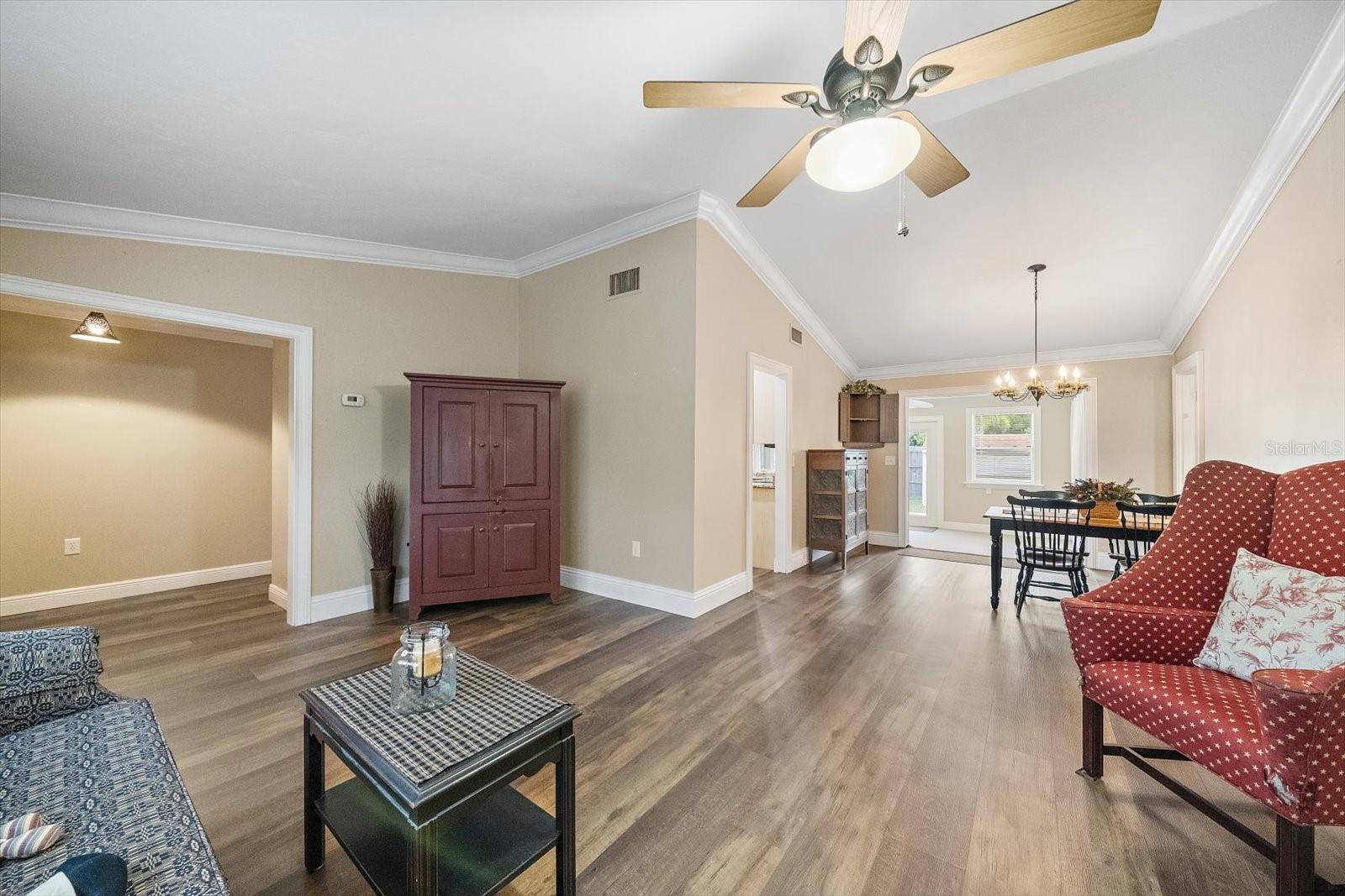 4378 MEADOWLAND CIRCLE