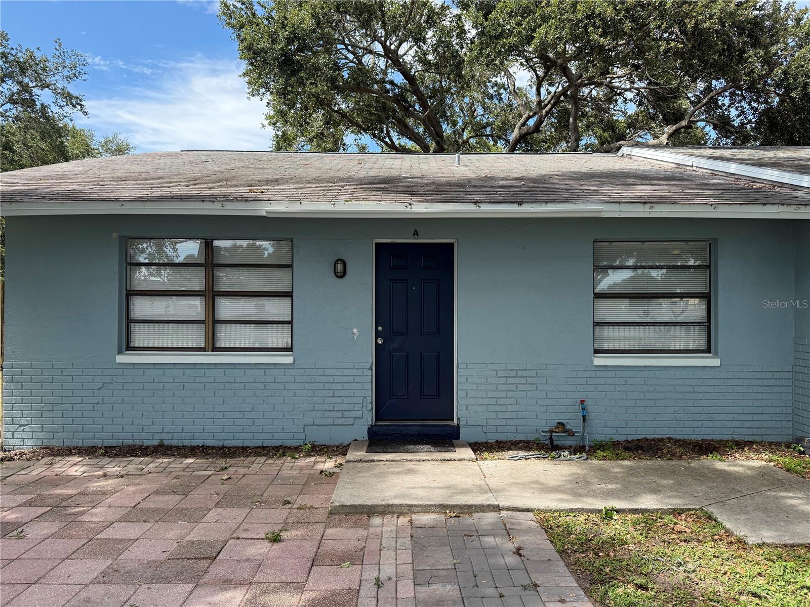 This freshly updated 3-bedroom, 2-bathroom unit offers comfort, convenience, and a great layout all in one! With fresh paint and durable tile flooring throughout, the space feels clean and easy to maintain.
Enjoy 1000 square feet of well-designed living space, including three well sized bedrooms with plenty of closet space. The open layout makes the unit feel bright and welcoming, and the washer/dryer hookups add extra convenience.
Step right outside to your parking pad with one off-street parking spot plus plenty of visitor spots—just steps from your front door. Located in a friendly, quiet neighborhood, you’re only:
• 4 minutes to trendy downtown Dunedin
• 14 minutes to Honeymoon Island beach
• 10 minutes to the 19 freeway
This is a great place to call home if you're looking for an affordable, updated rental in a convenient location. Schedule your showing today!