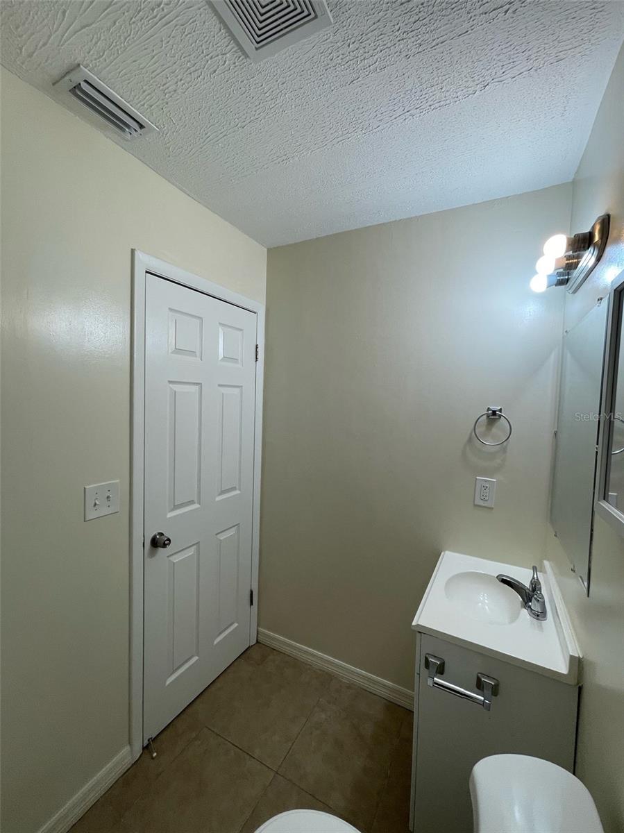 SUNNY VIEW SUB - Residential Lease