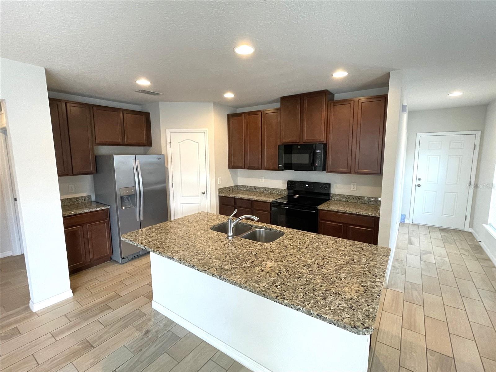 17401 PAINTED LEAF WAY