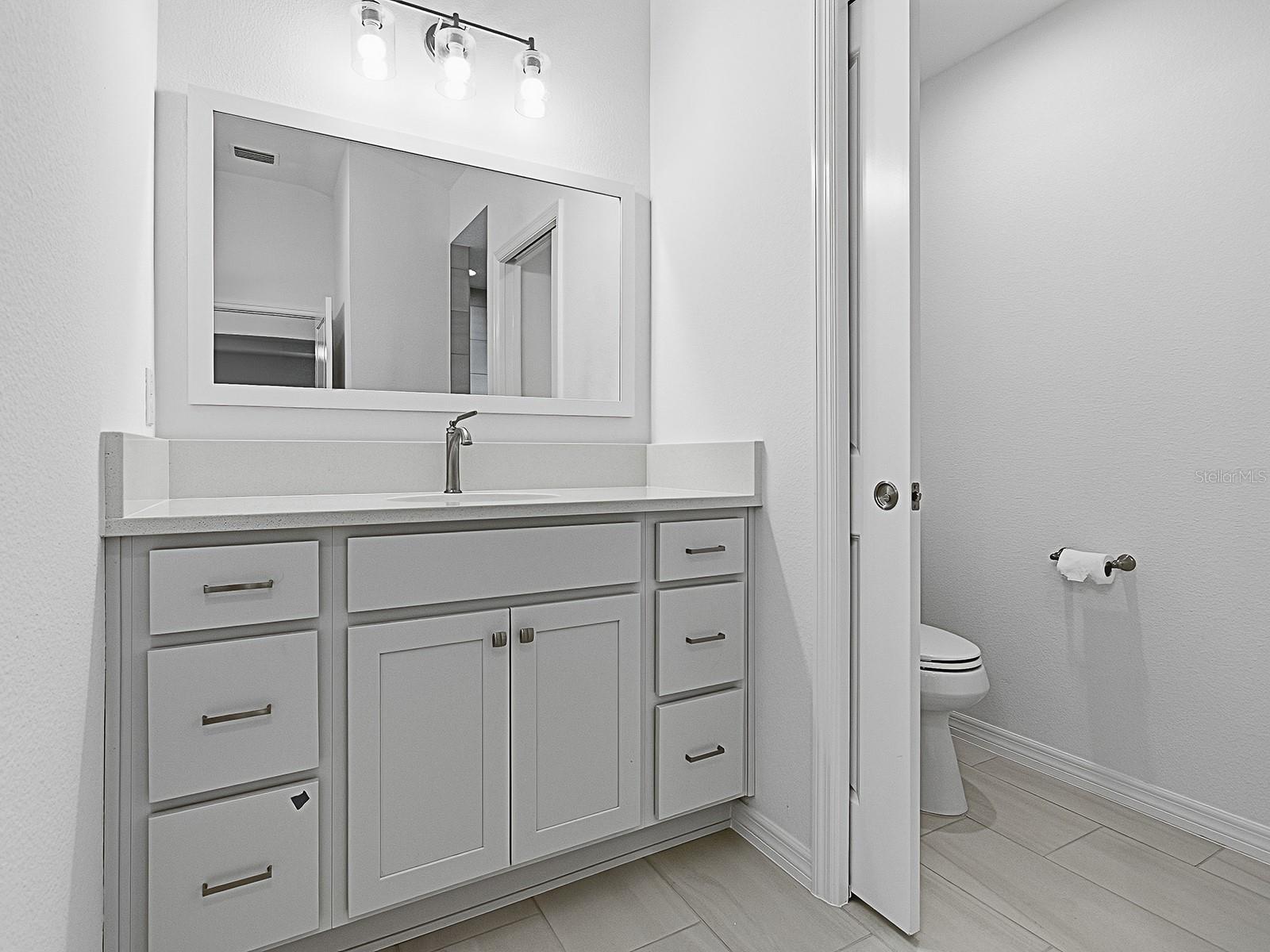 VILLAGES/SOUTHERN OAKS UN 246 - Residential