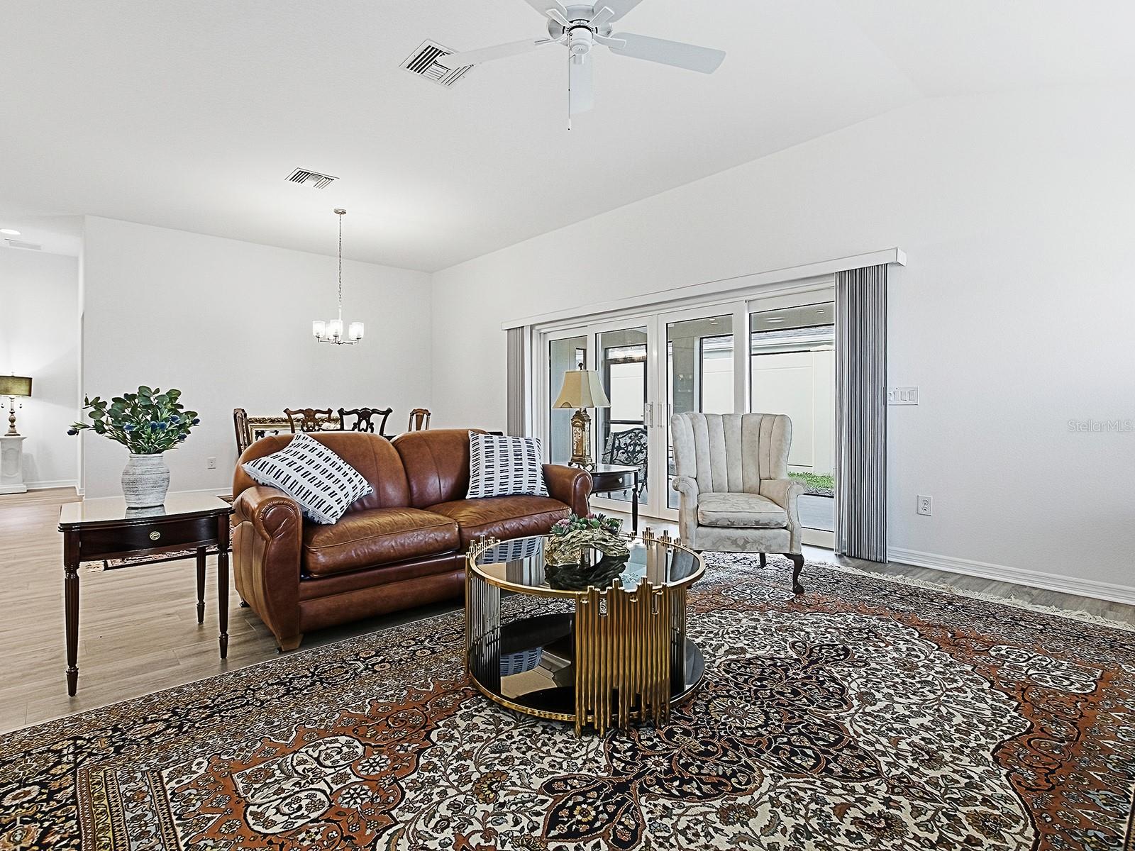 VILLAGES/SOUTHERN OAKS UN 246 - Residential