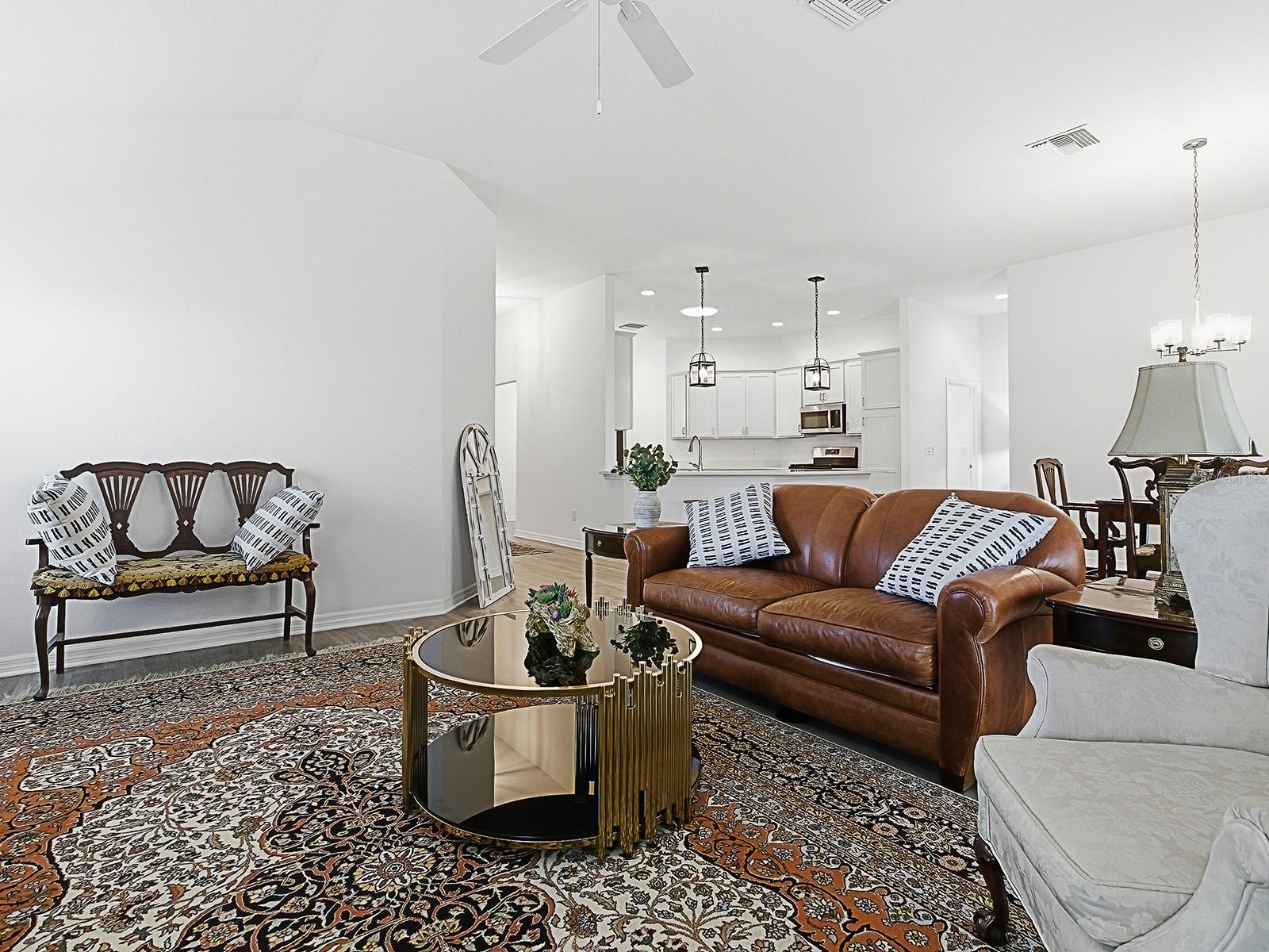 VILLAGES/SOUTHERN OAKS UN 246 - Residential