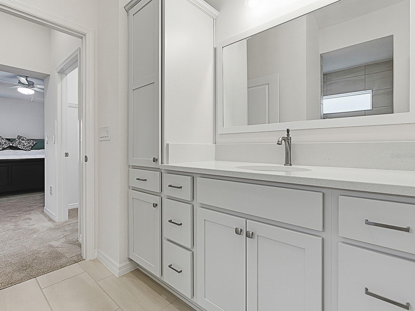 VILLAGES/SOUTHERN OAKS UN 246 - Residential