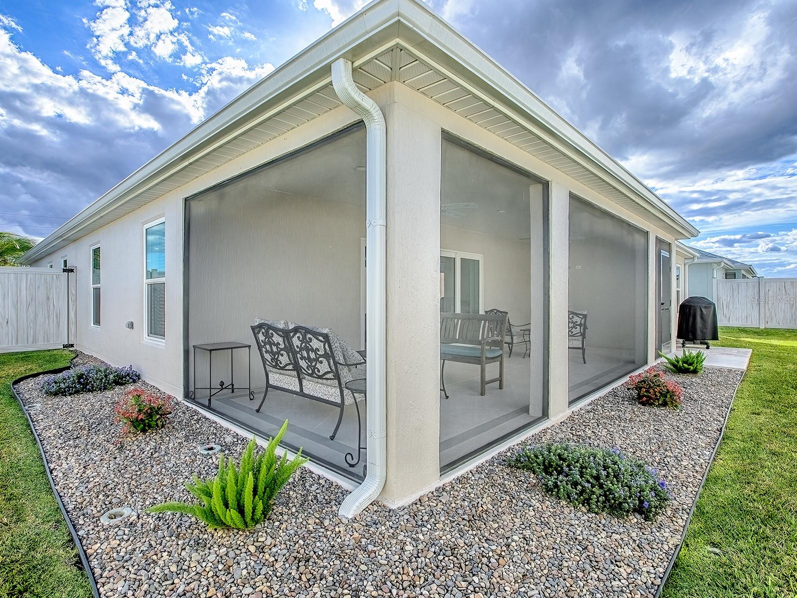 VILLAGES/SOUTHERN OAKS UN 246 - Residential