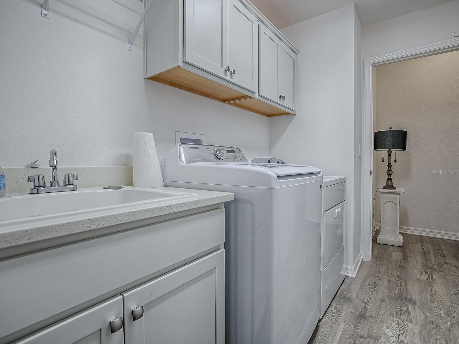 VILLAGES/SOUTHERN OAKS UN 246 - Residential