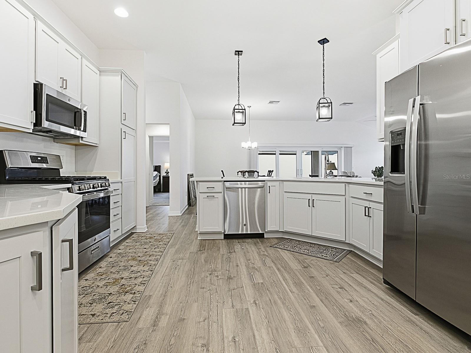 VILLAGES/SOUTHERN OAKS UN 246 - Residential