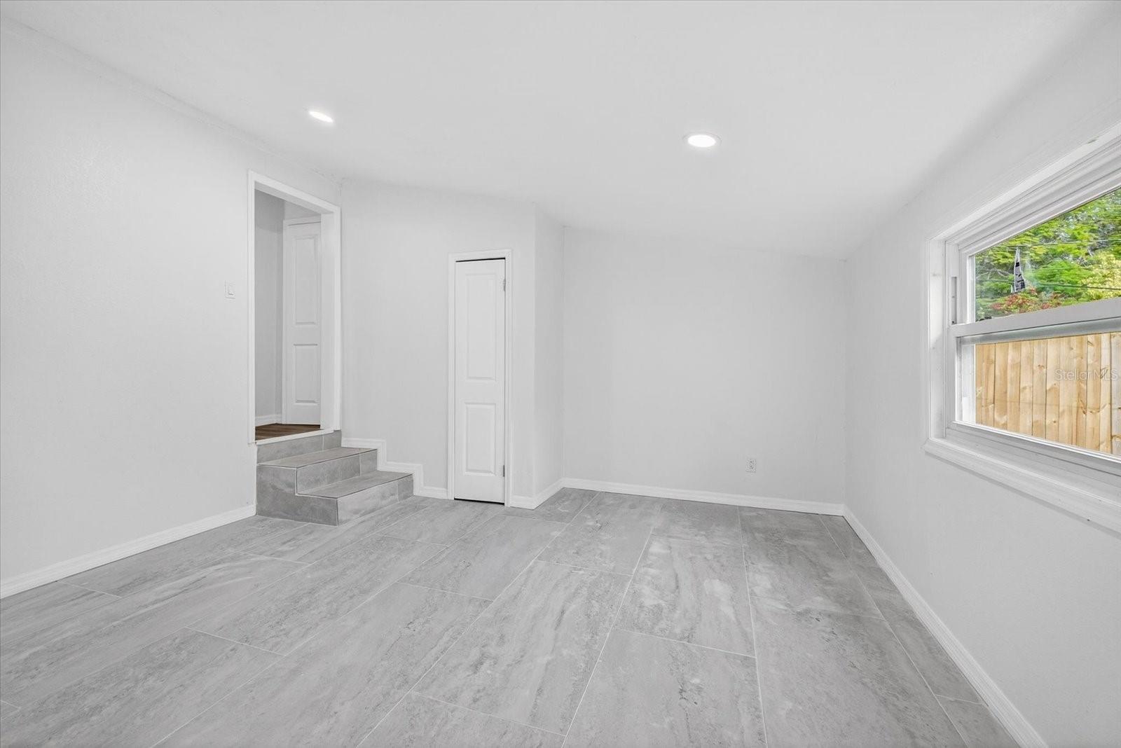 NORTH ST PETERSBURG - Residential