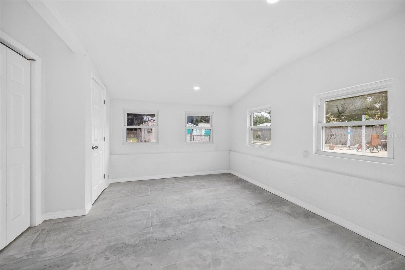 NORTH ST PETERSBURG - Residential