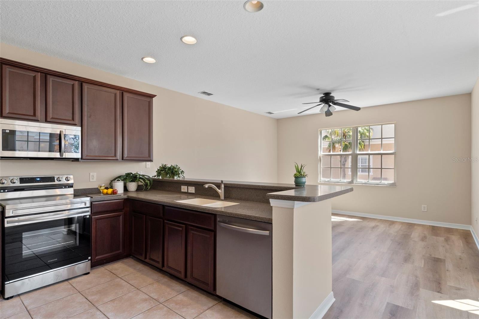 SEA FOREST BEACH CLUB TWNHMS - Residential