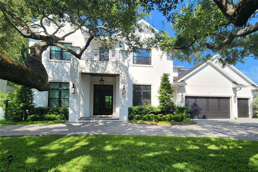 A stunning, privacy walled estate home in the Golfview neighborhood, featuring 12 foot ceilings, spacious rooms and exceptional finishes throughout.
