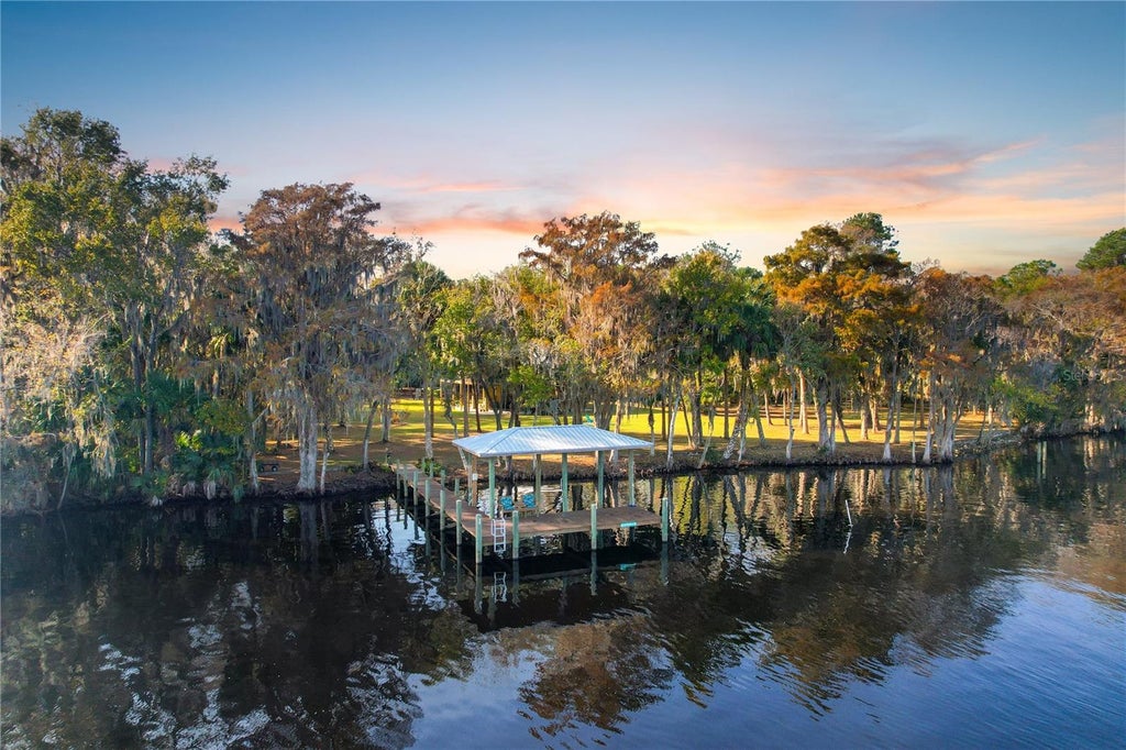 Photo of 122 Drayton Island Road, Georgetown, FL 32139 (MLS # G5117947)