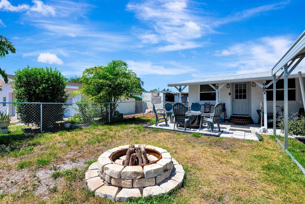 Photo of 997 28th Avenue Drive E, Bradenton, FL 34208 (MLS # A4680224)