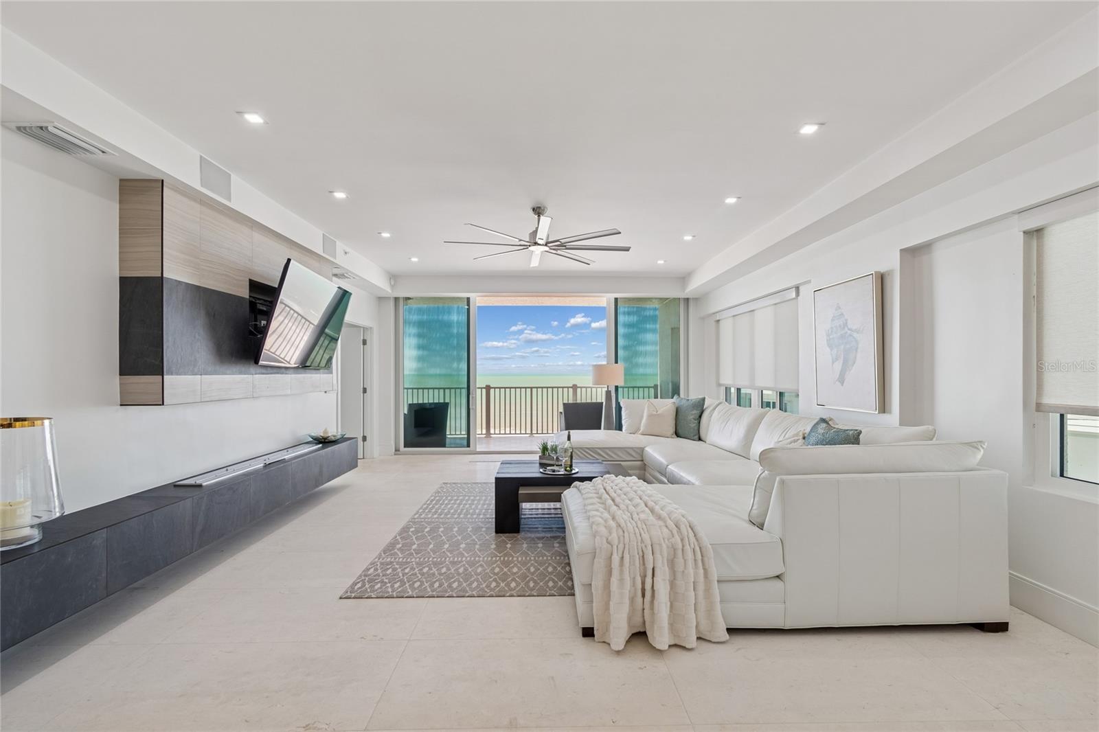 19600 GULF BOULEVARD 402