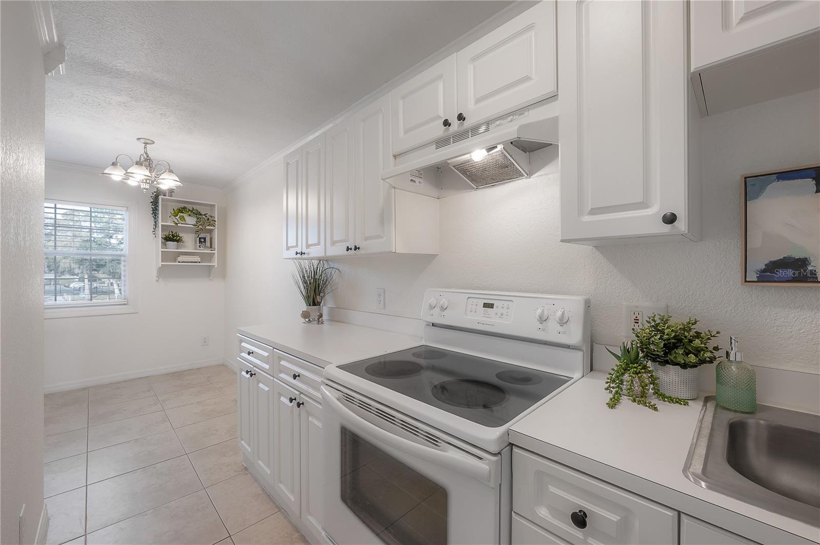 WHISPERING OAKS - Residential