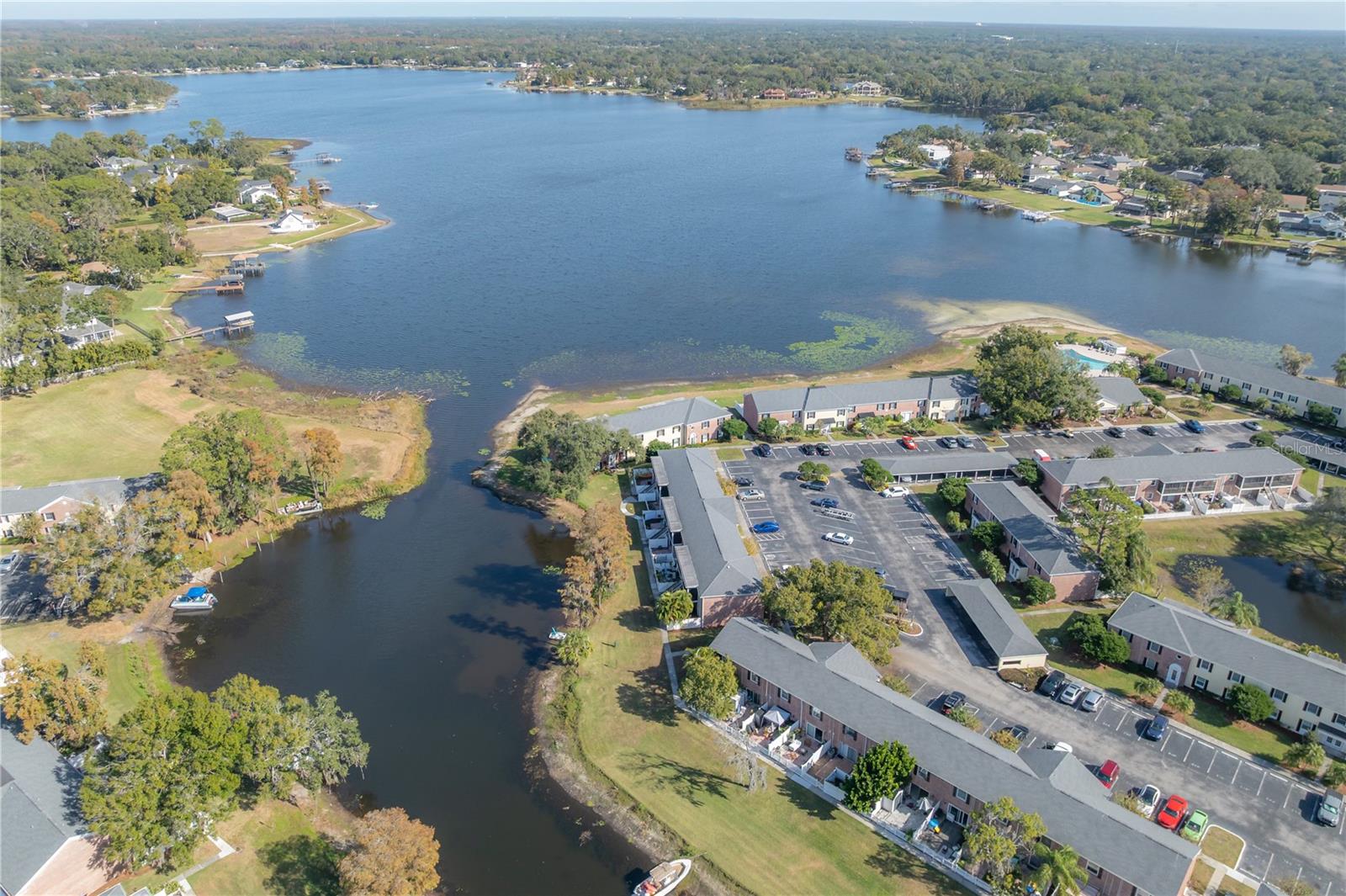 WHISPERING OAKS - Residential