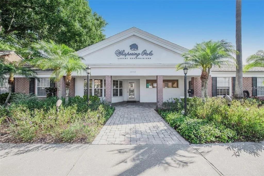 WHISPERING OAKS - Residential