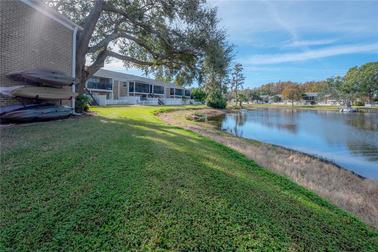 WHISPERING OAKS - Residential