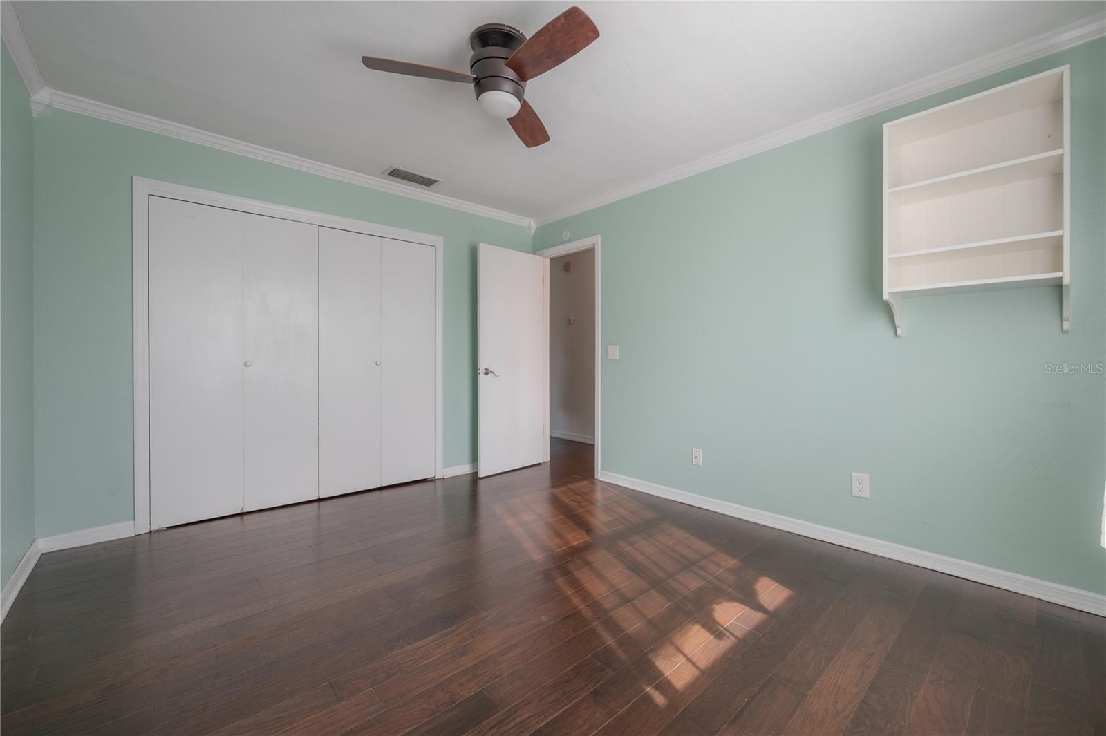 WHISPERING OAKS - Residential