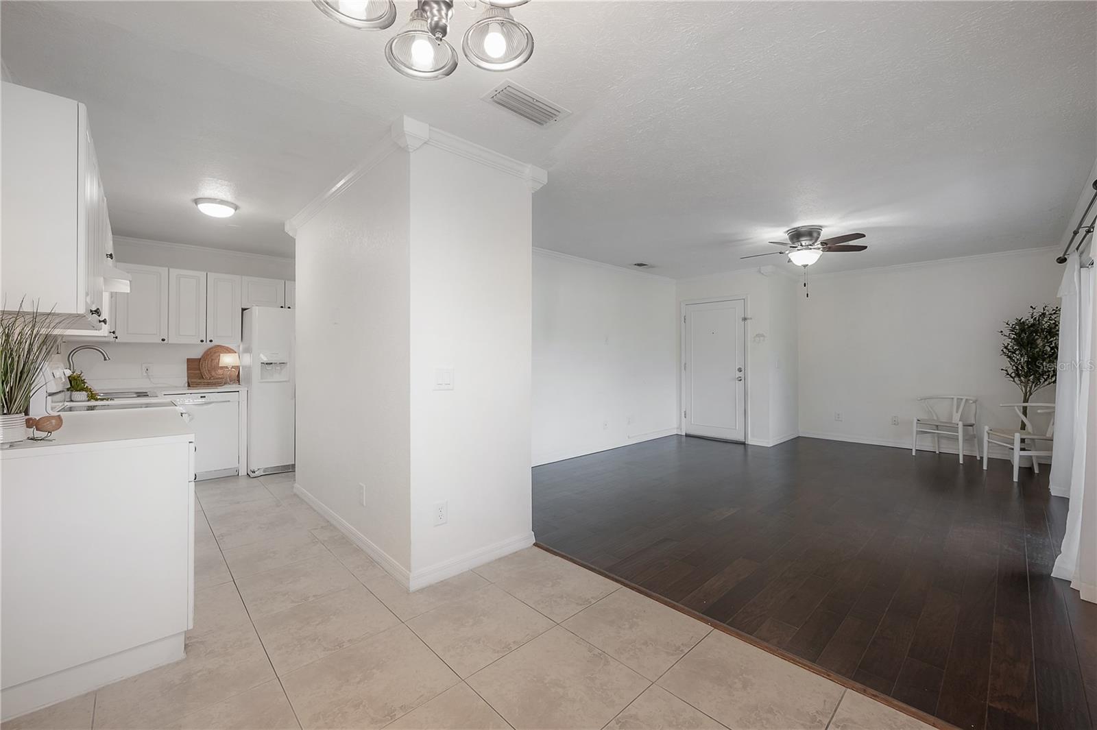 WHISPERING OAKS - Residential